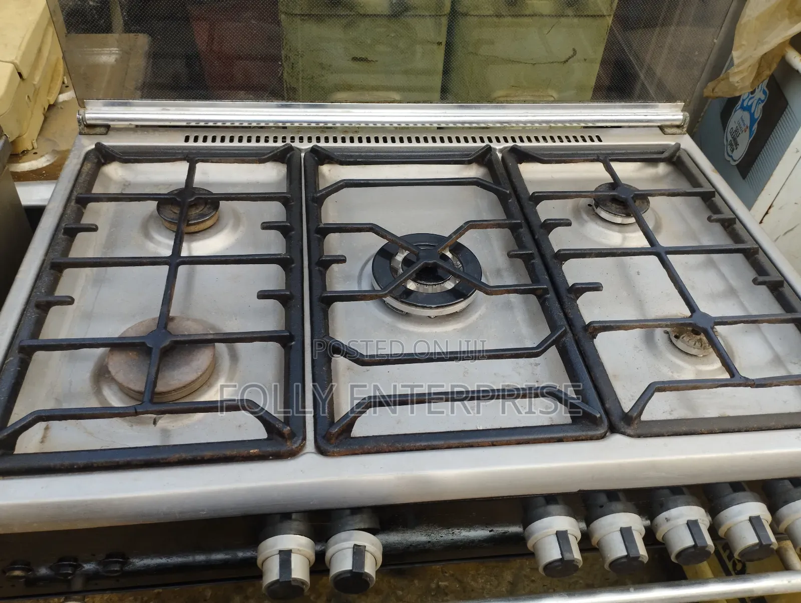 Five Burners Gas Cooker With Oven and Grill.