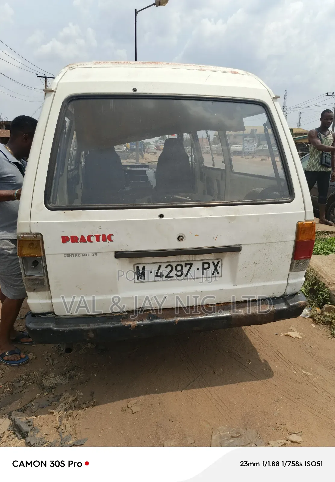 Nissan Vanette 1995 White