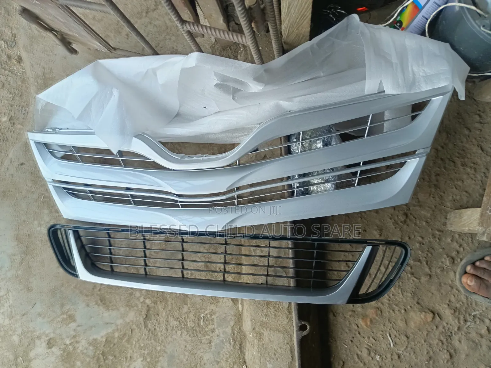 Up and Down Grill Toyota Venza 2014