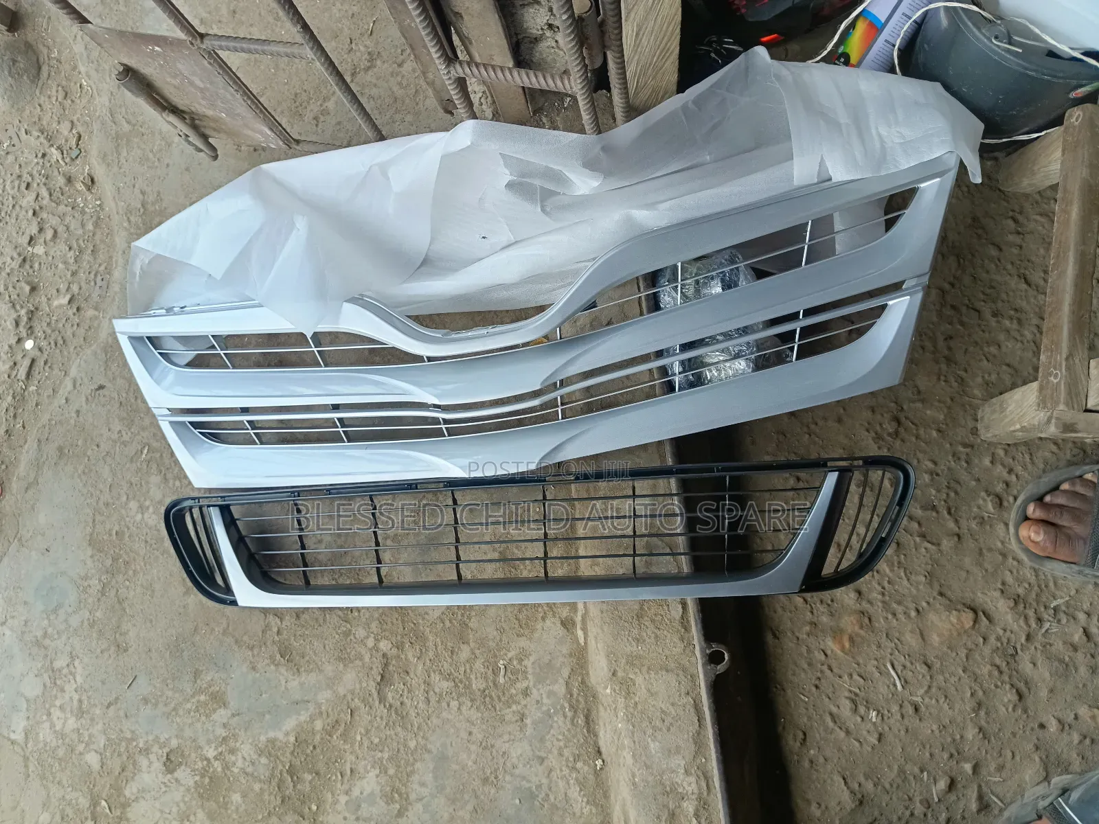 Up and Down Grill Toyota Venza 2014