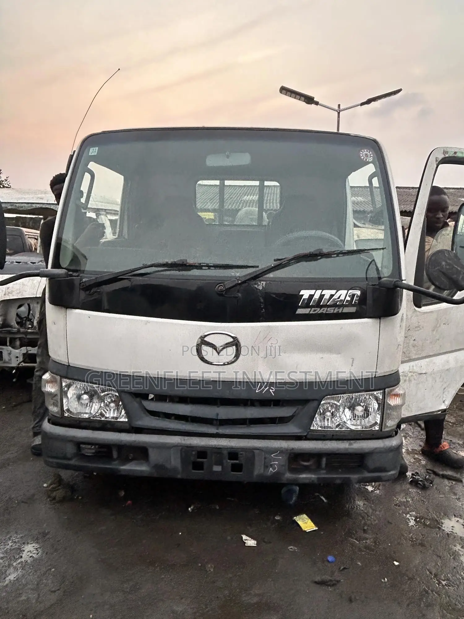 Titan Dash Manual Truck