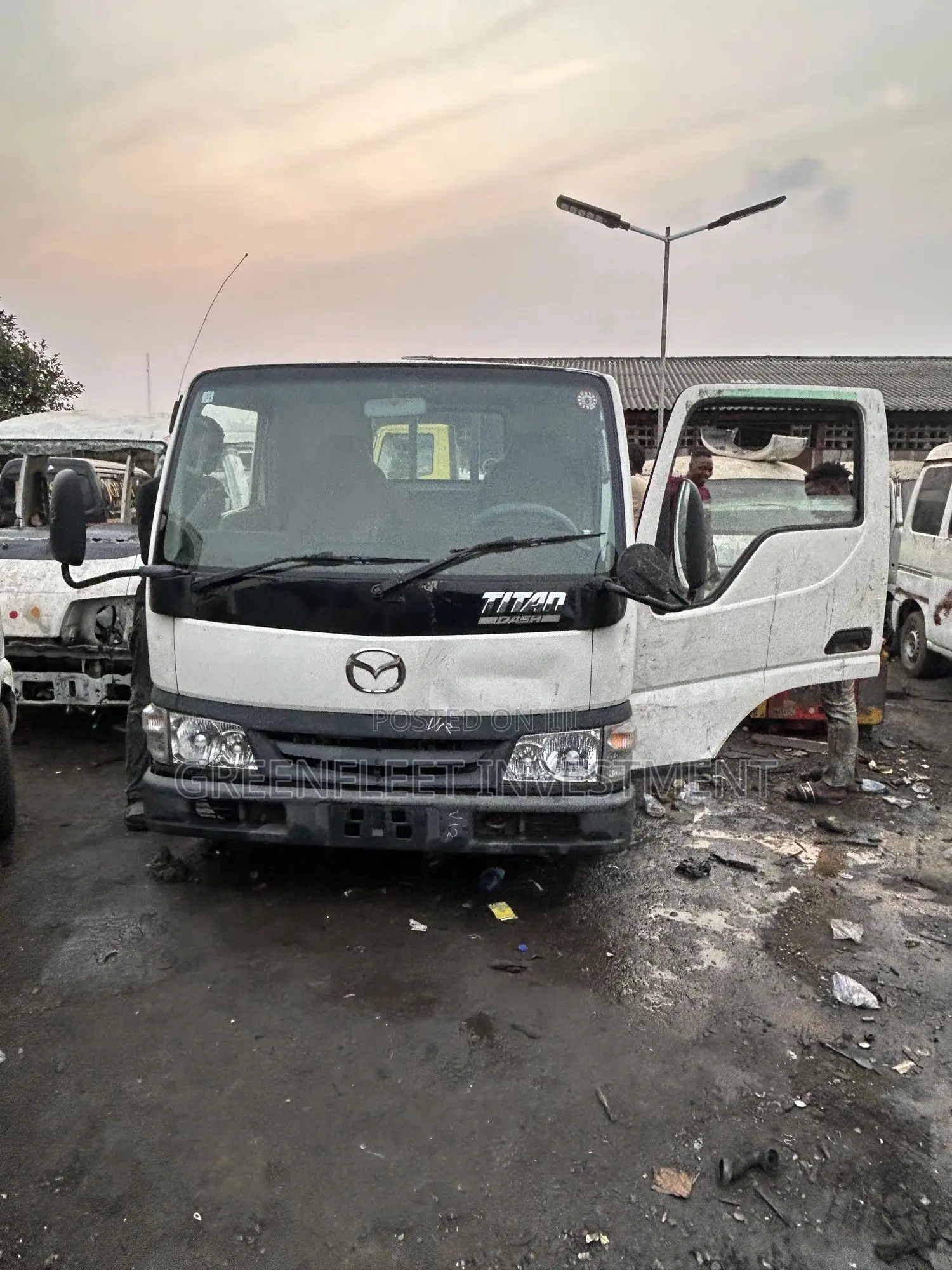 Titan Dash Manual Truck