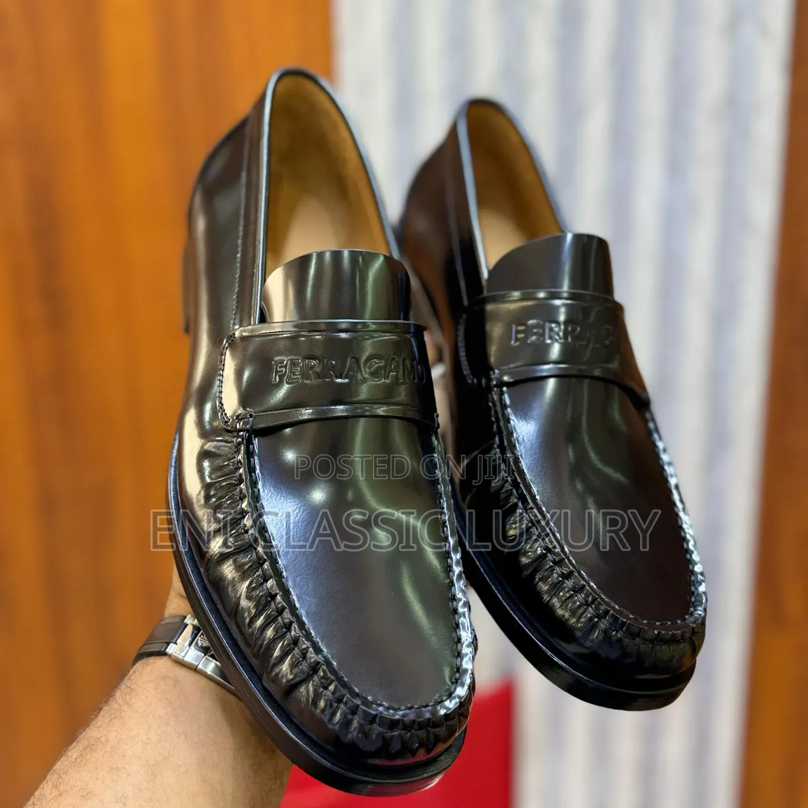 Top Quality Luxury Men's Outfits Ferragamo Available