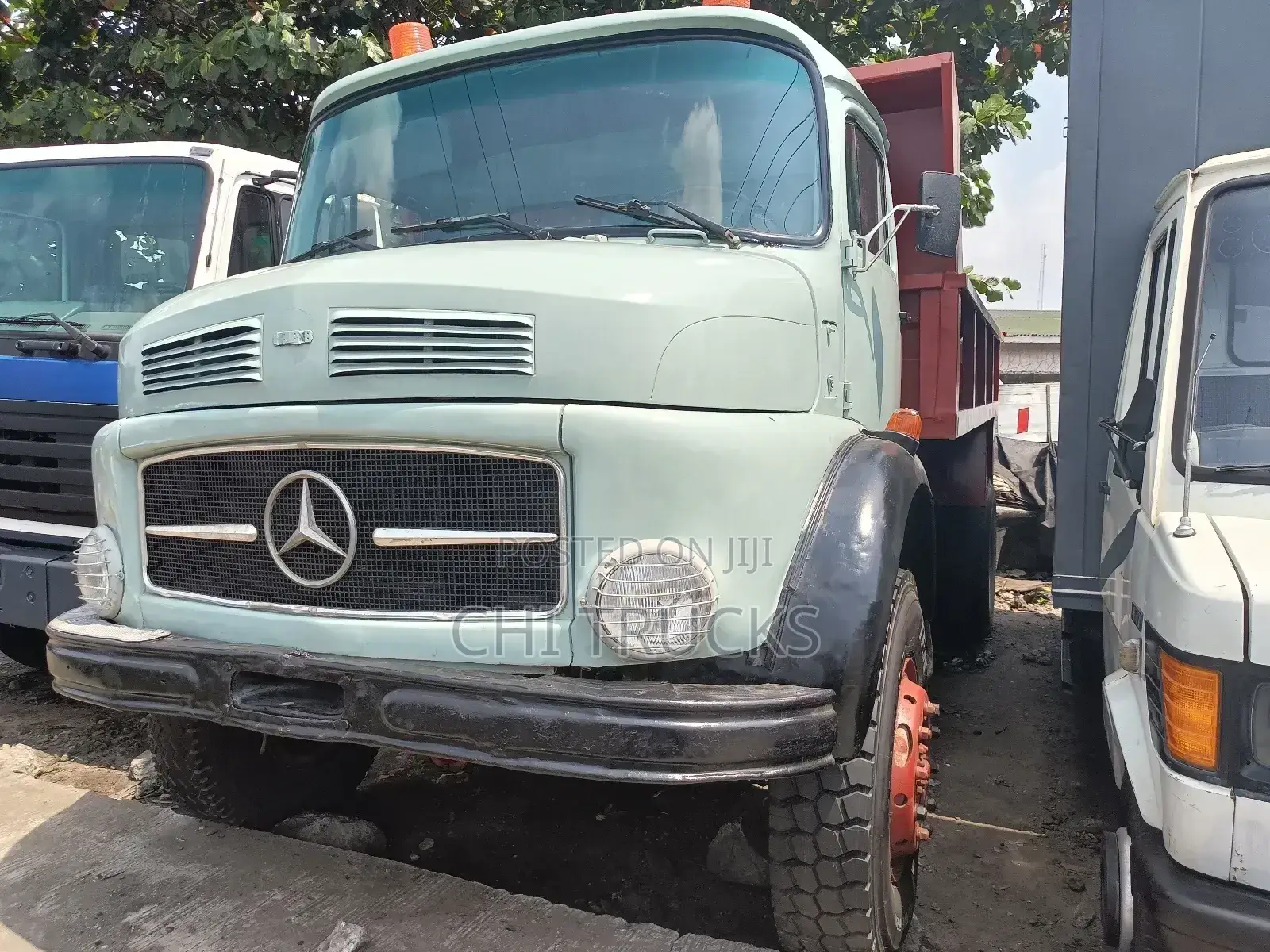 Mercedes-Benz 2002 White