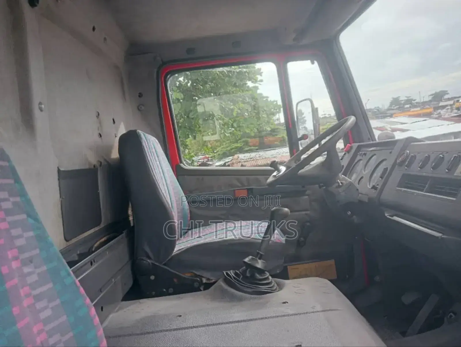 Mercedes Benz 814 Truck 7tons Red