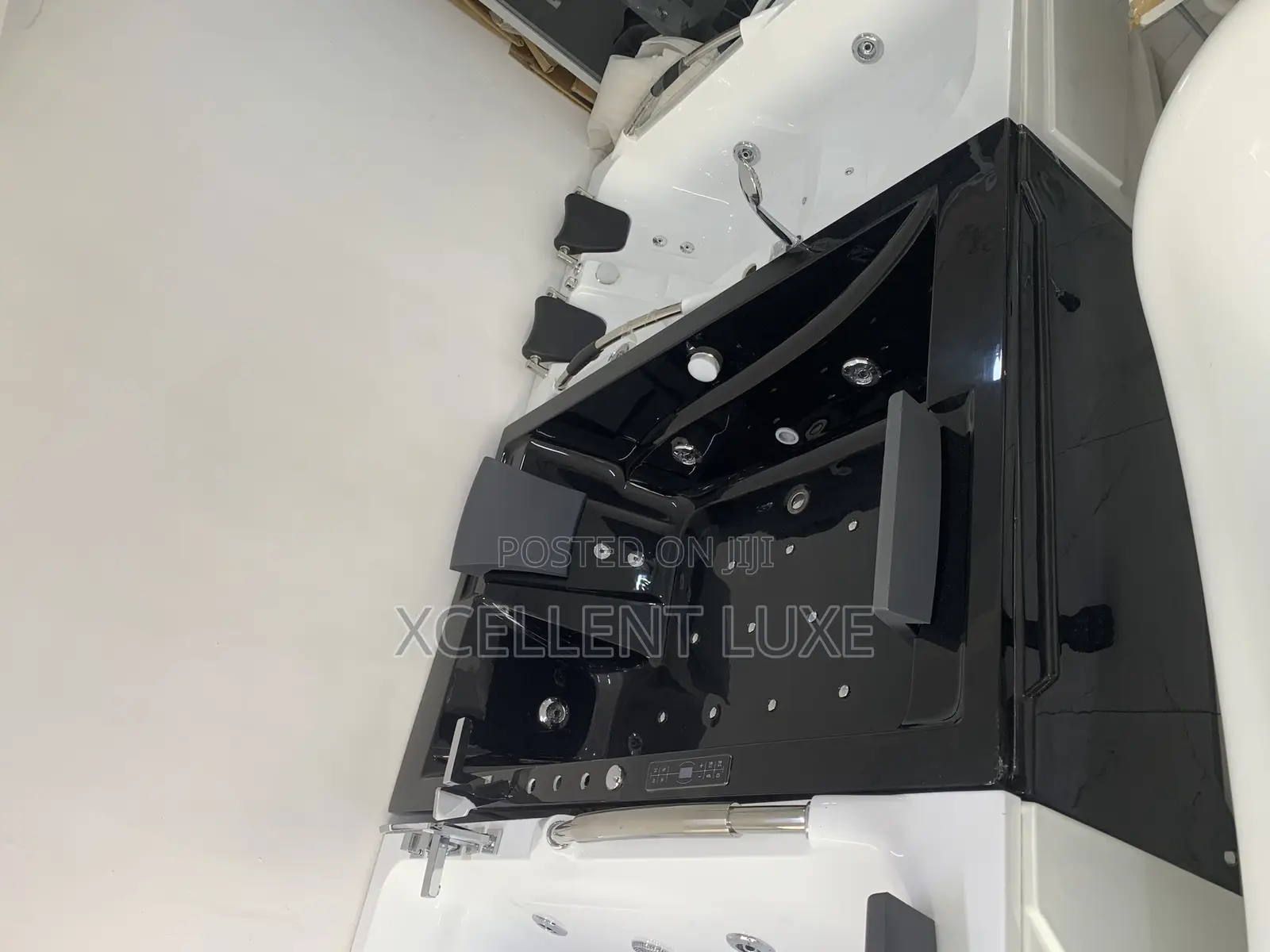 Black Double Square Jacuzzi