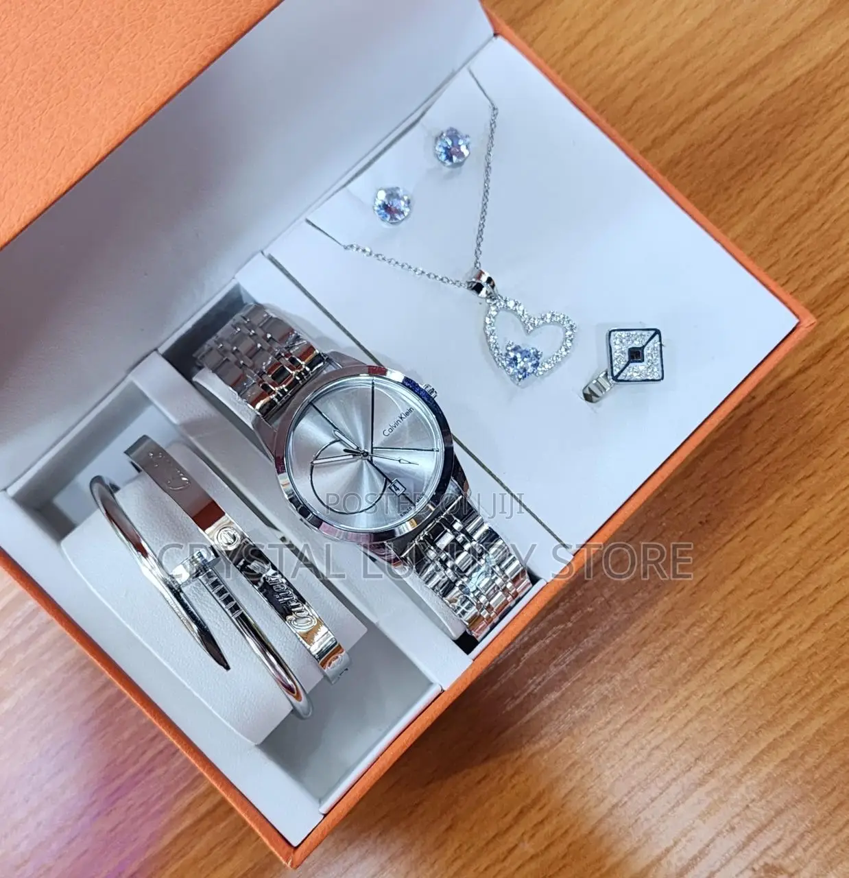 Calvin Klein Ladies Set Chain Strap Wristwatch/Necklace