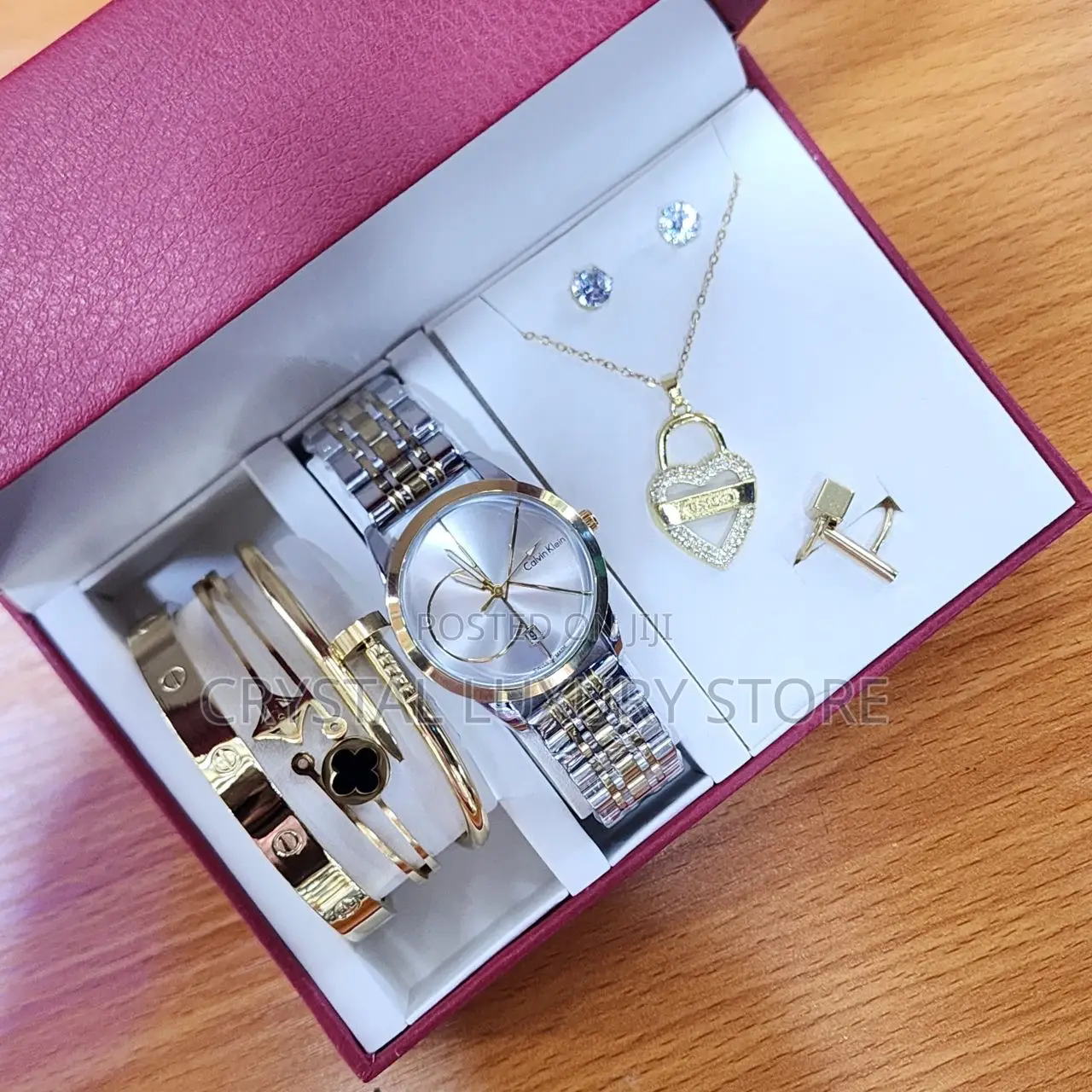 Calvin Klein Ladies Set Chain Strap Wristwatch/Necklace