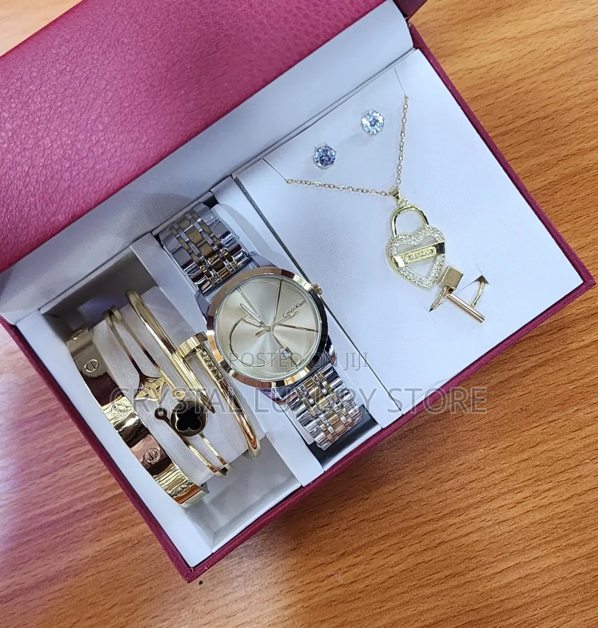 Calvin Klein Ladies Set Chain Strap Wristwatch/Necklace