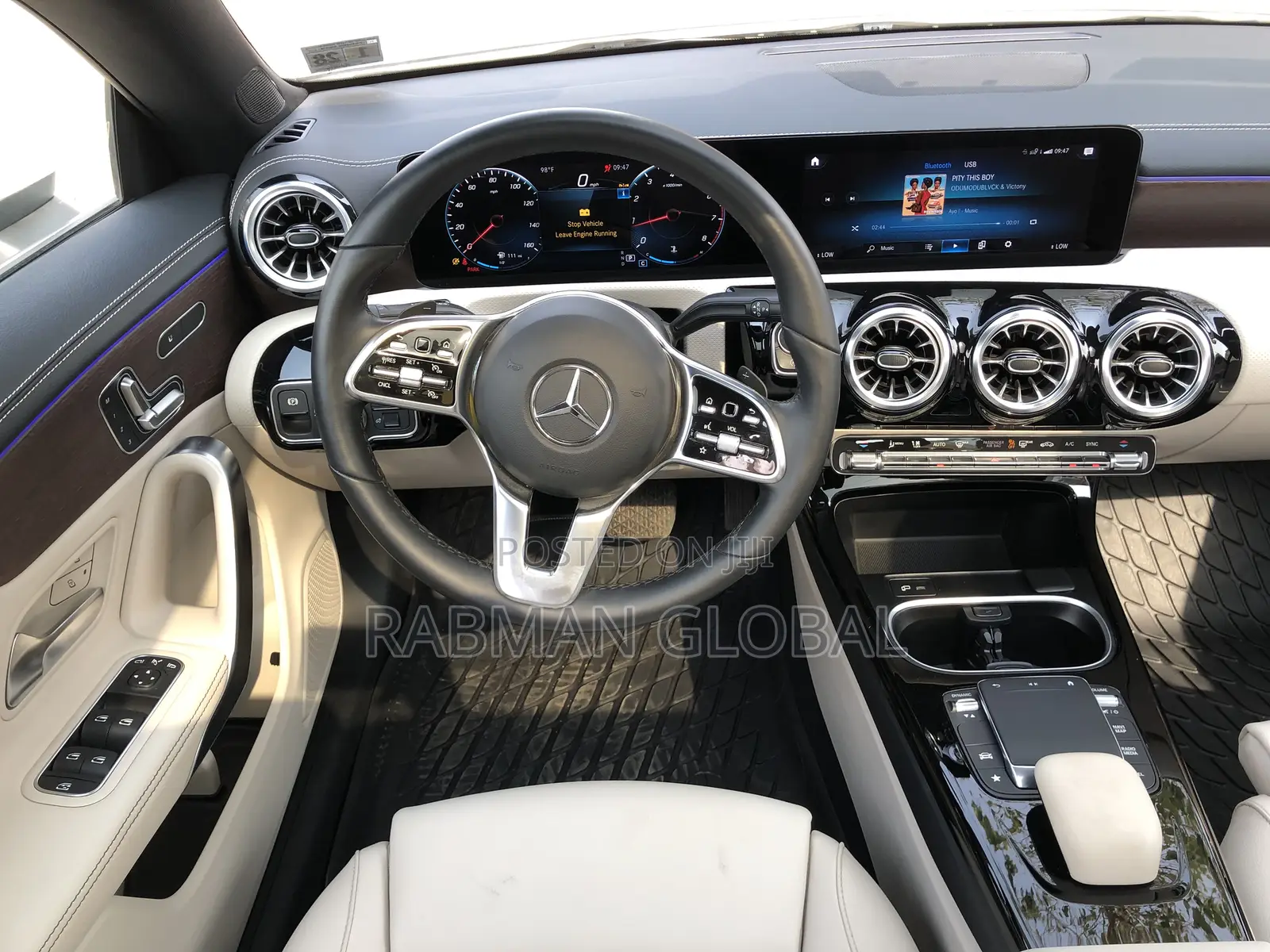 New Mercedes-Benz CLA-Class CLA 250 4MATIC Sedan 2023 White