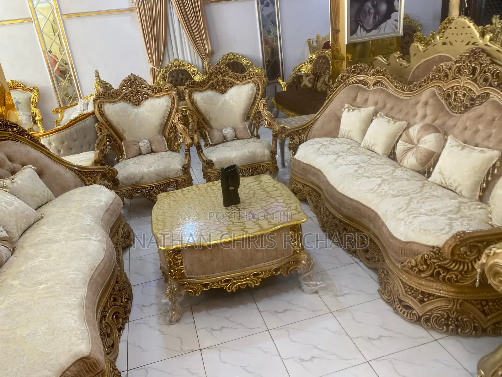 High Trusted Luxury Sofa Set