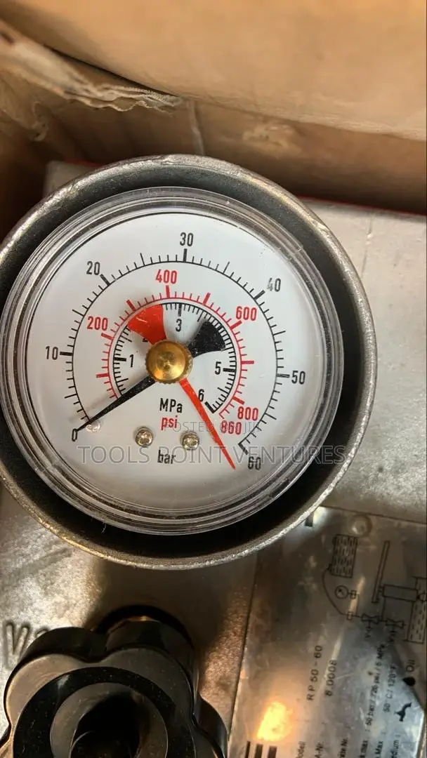 Manual Pressure Test Pump (870psi)
