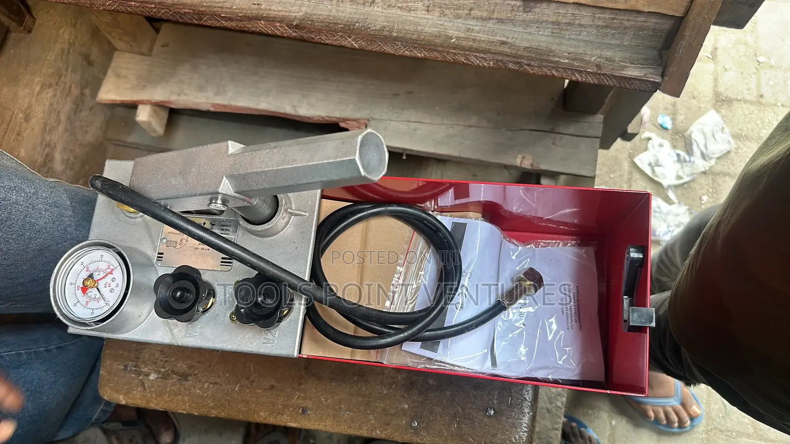 Manual Pressure Test Pump (870psi)