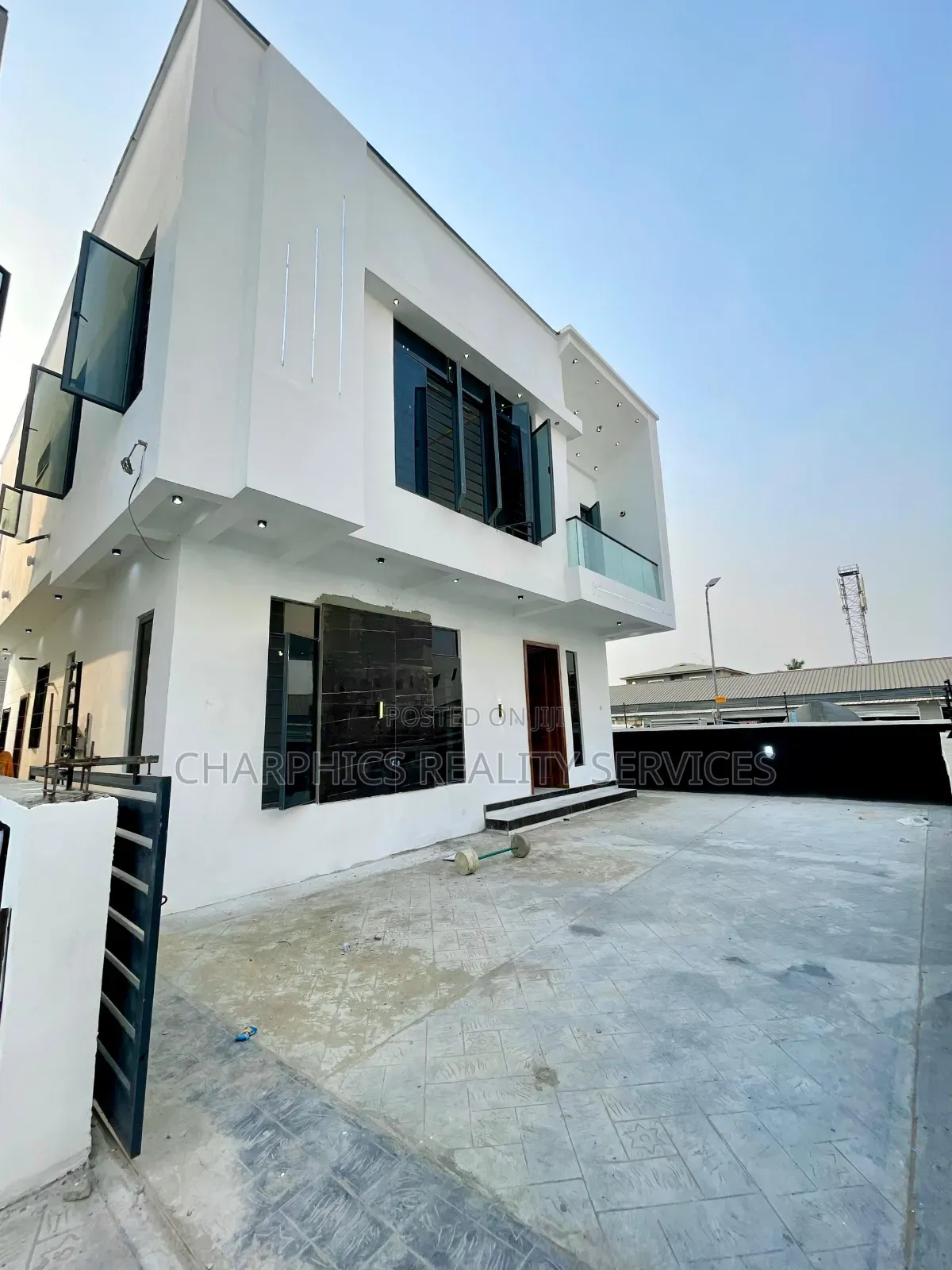 4bdrm Duplex in Idado for sale