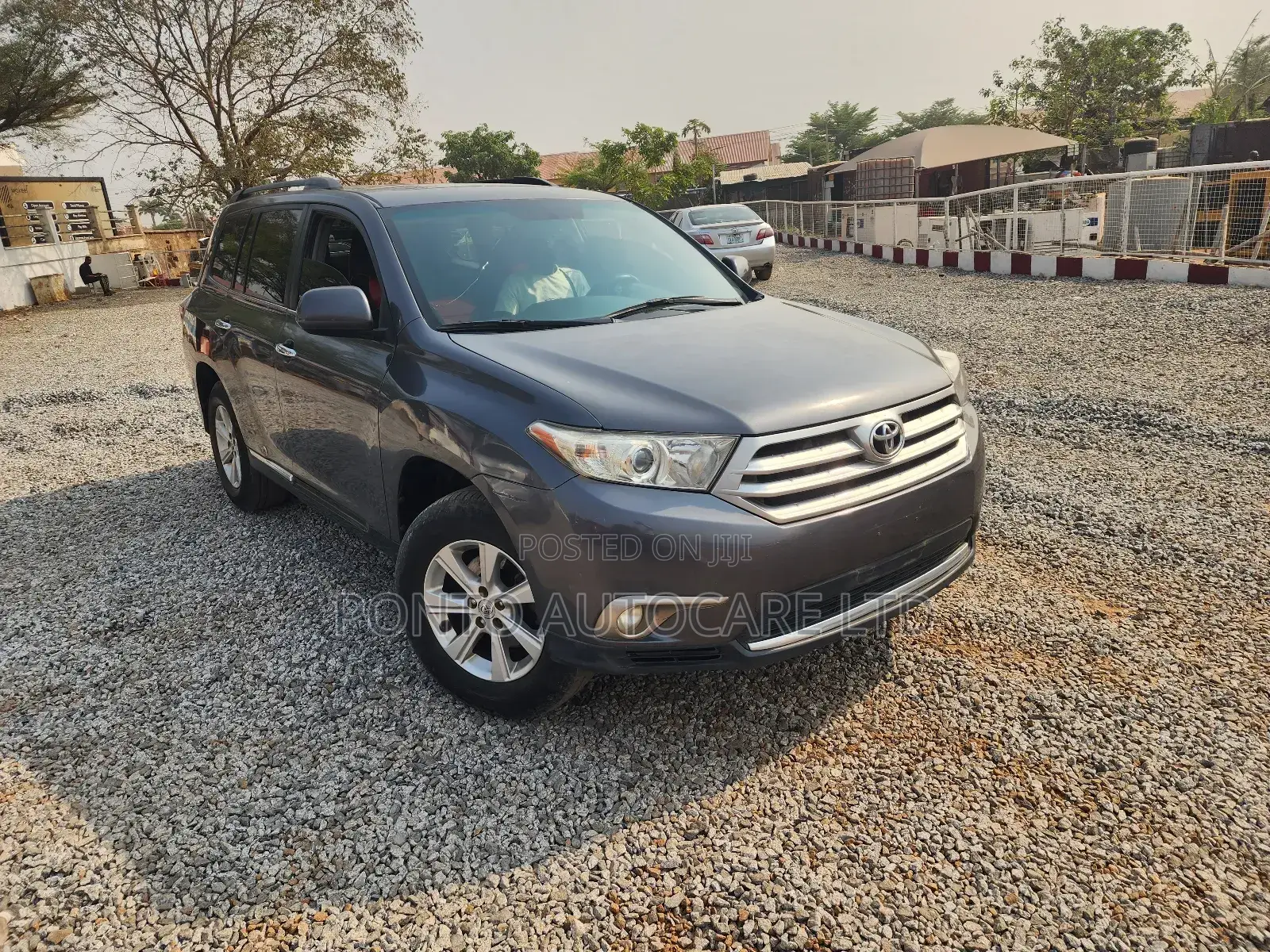 Toyota Highlander SE 2011 Gray