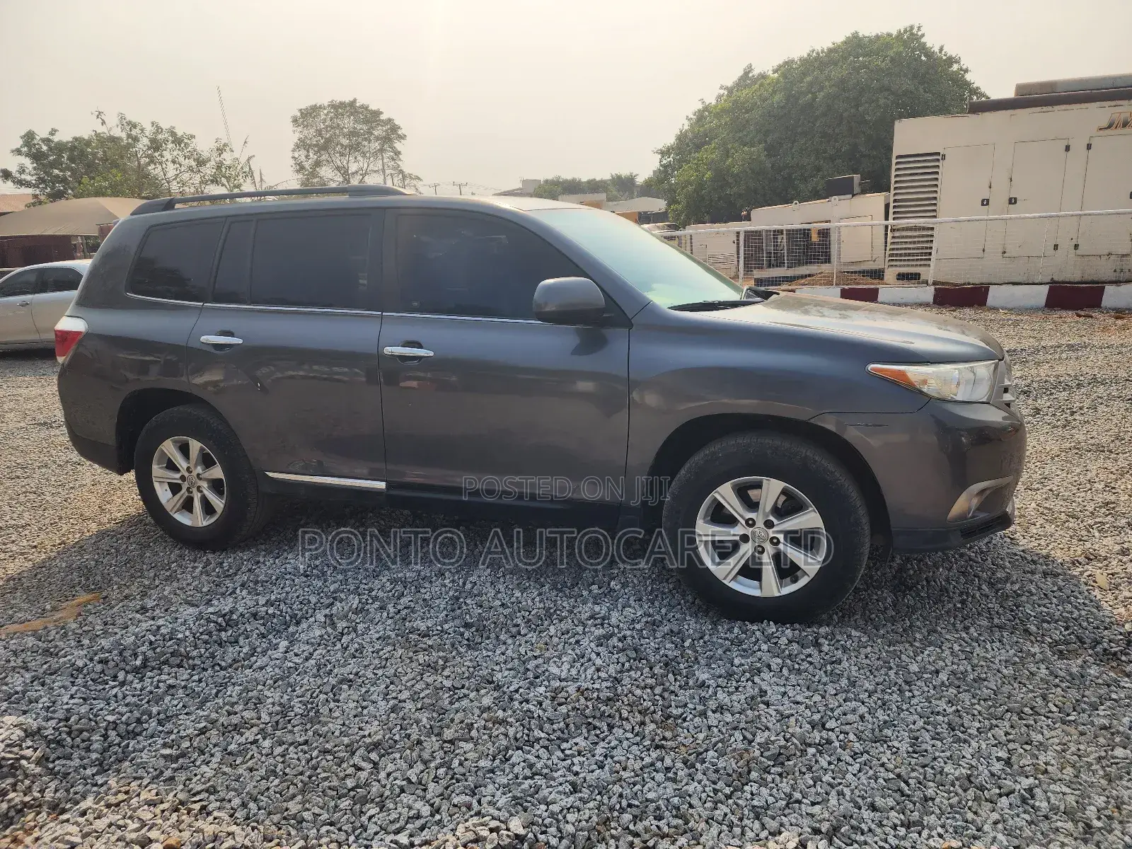Toyota Highlander SE 2011 Gray