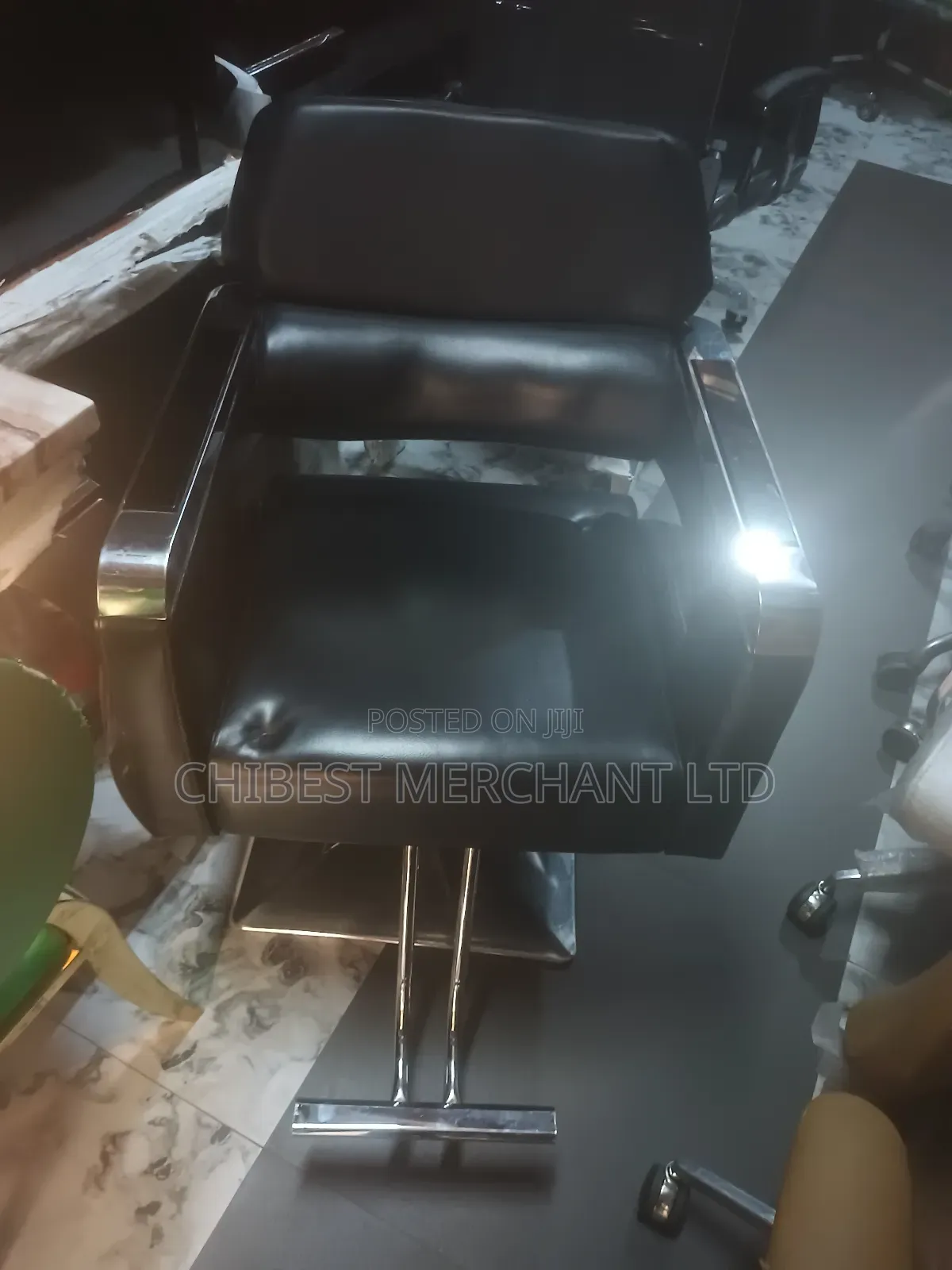 Saloon Chair With Footrest