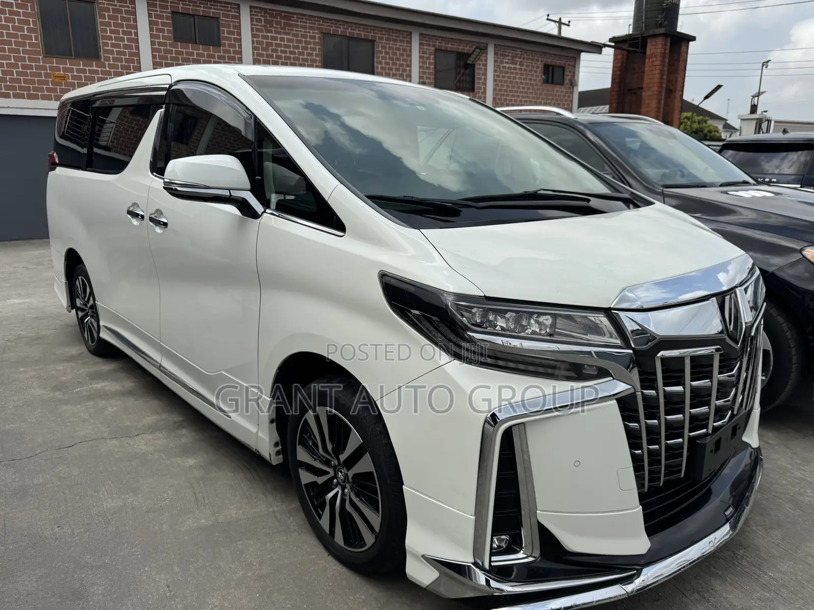 Toyota Alphard 2.5 Petrol AWD 2021 White
