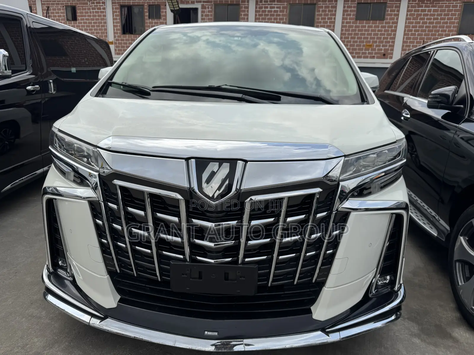 Toyota Alphard 2.5 Petrol AWD 2021 White