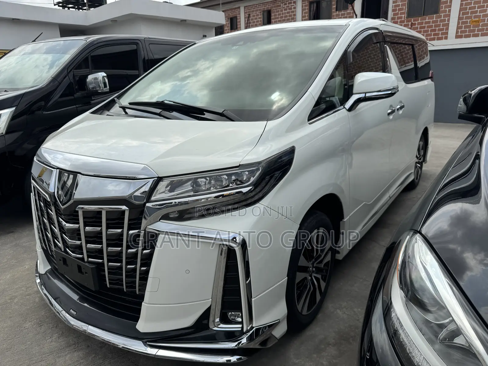 Toyota Alphard 2.5 Petrol AWD 2021 White