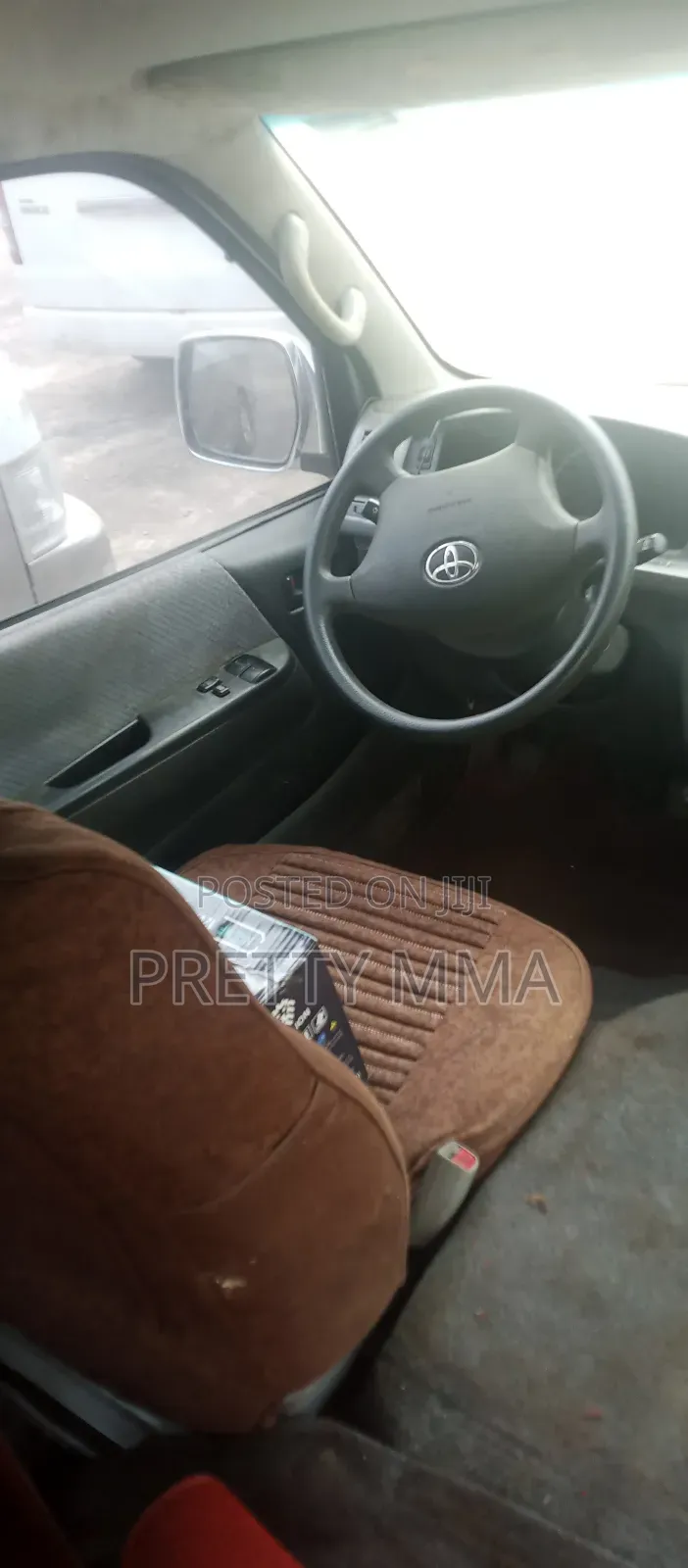 Toyota HiAce 2018 Beige