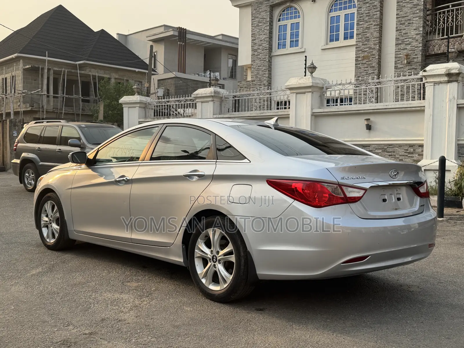 Hyundai Sonata Limited Sedan FWD (2.4L 4cyl 6A) 2013 Silver
