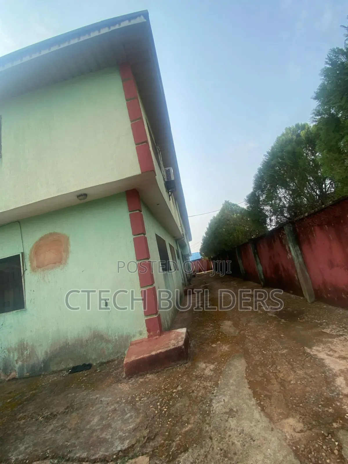 12bdrm Block of Flats in Benin City for sale
