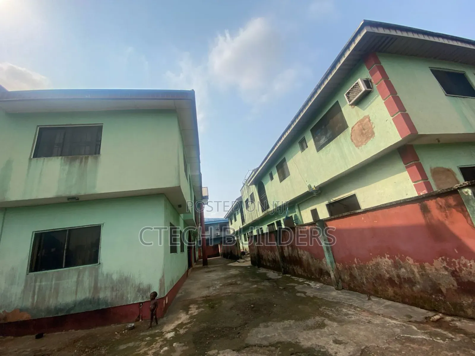 12bdrm Block of Flats in Benin City for sale