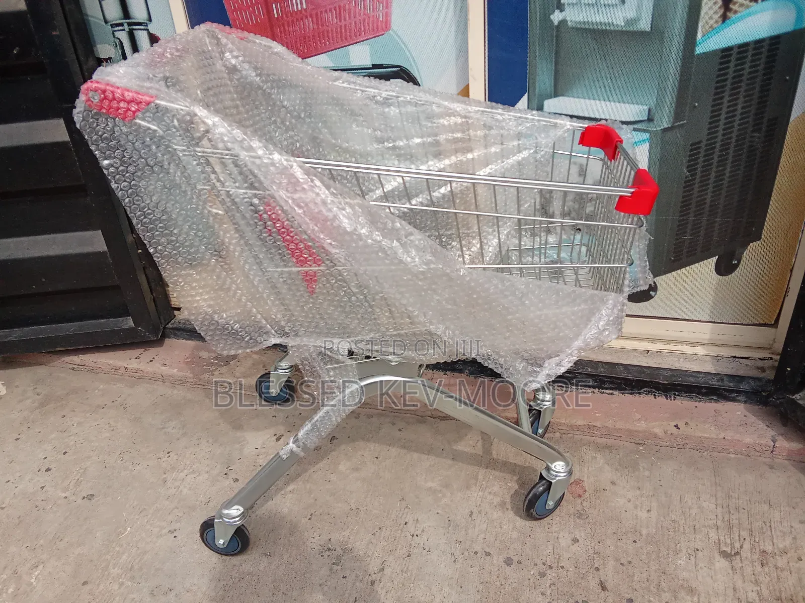 60 Liters Supermarket Trolley and Basket.