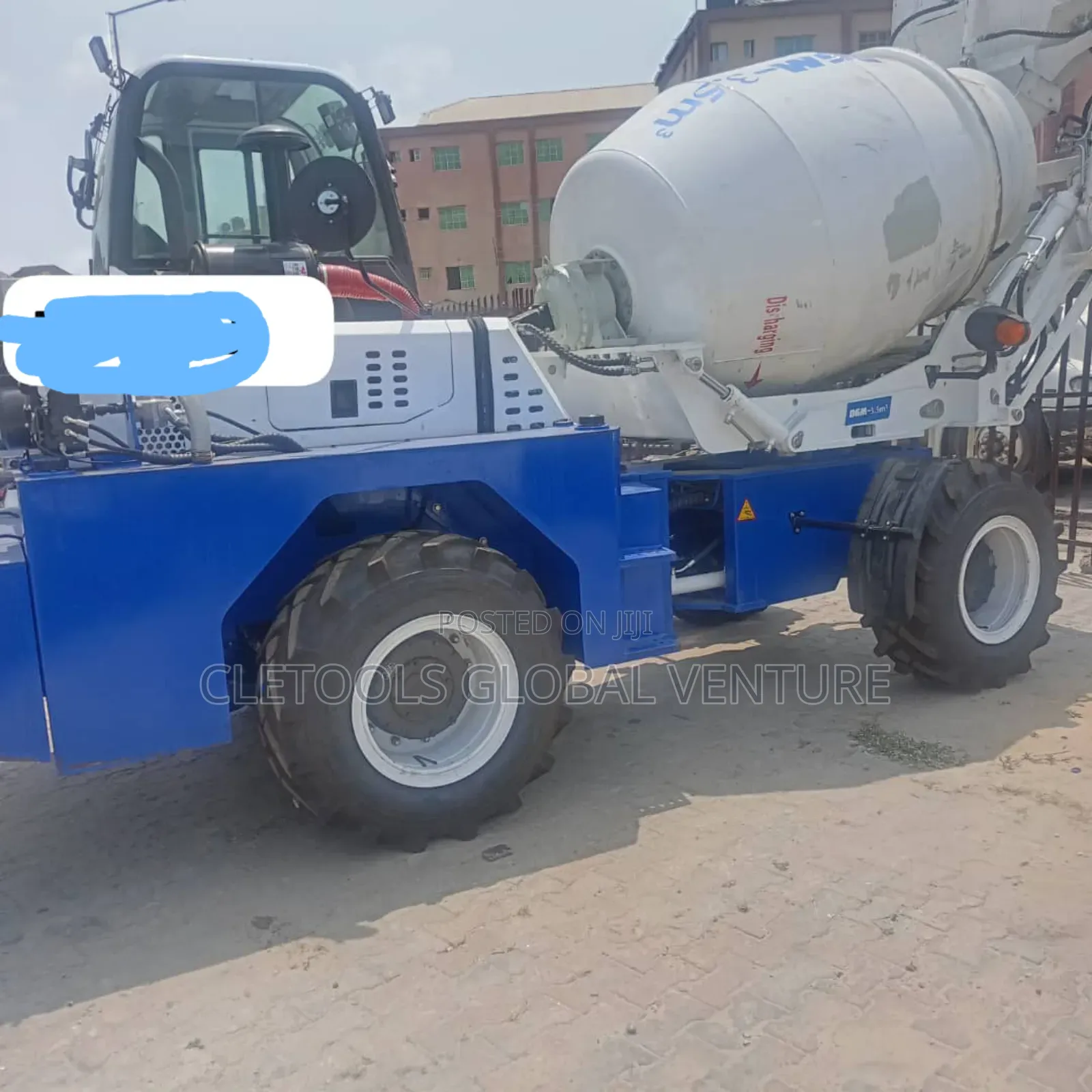 Self Load Concrete Mixer Truck 5.5L