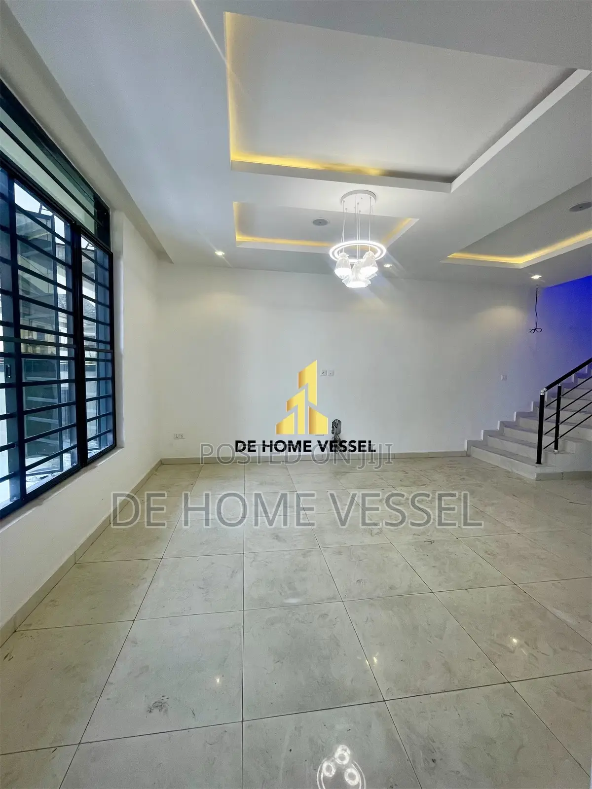 4bdrm Duplex in Chevron for sale