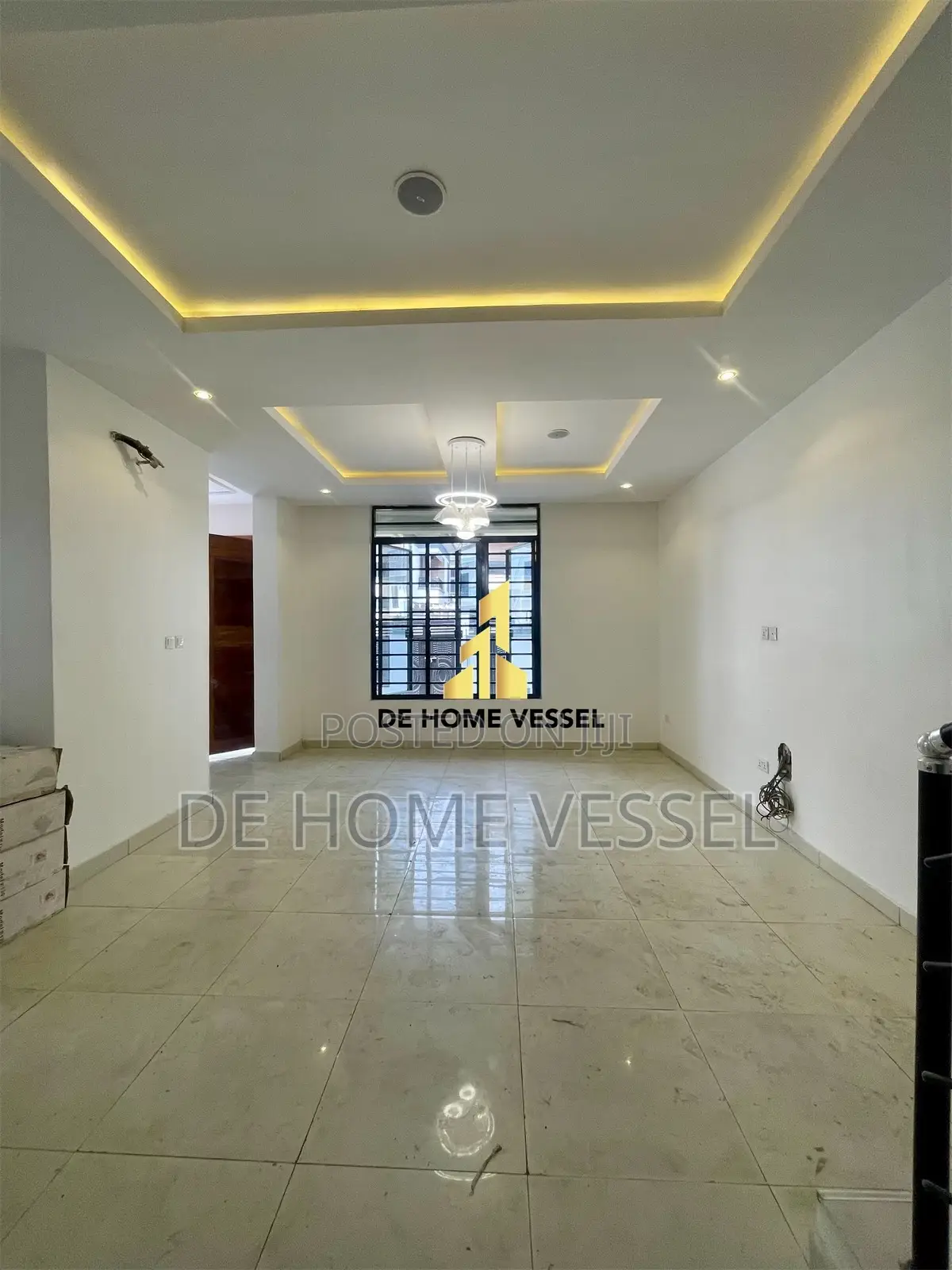 4bdrm Duplex in Chevron for sale