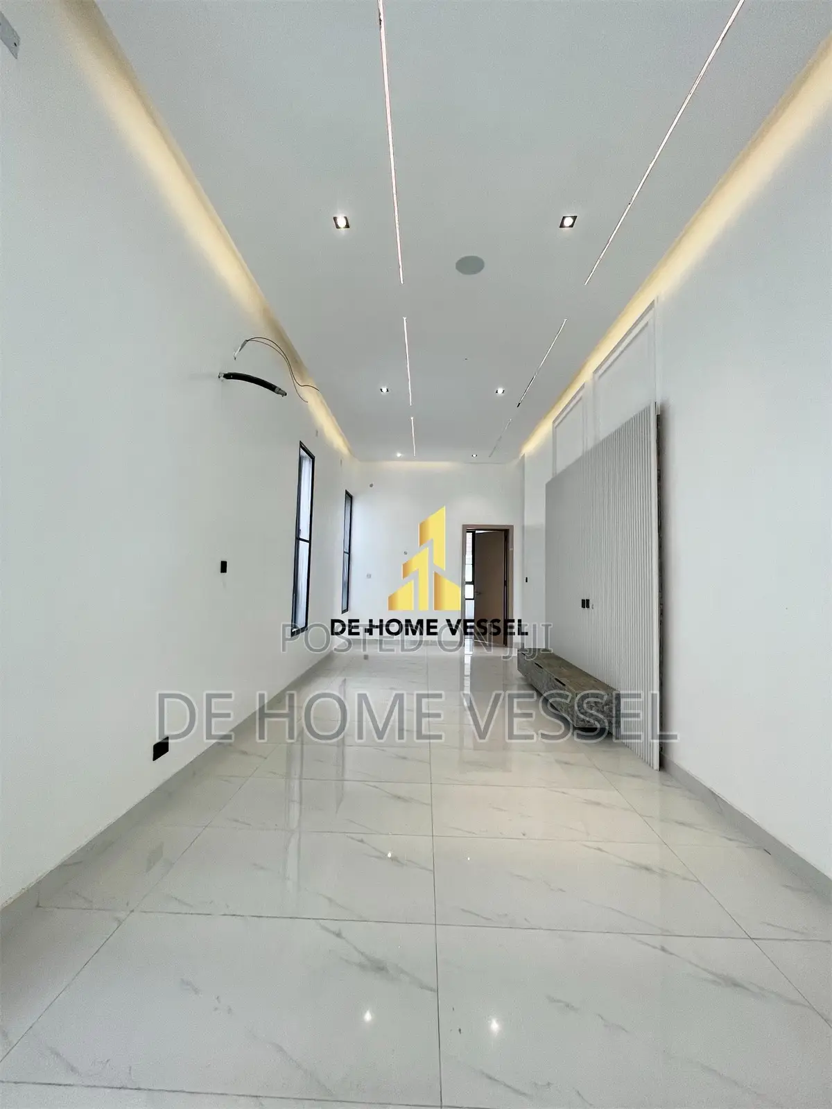 5bdrm Duplex in Ikota for sale