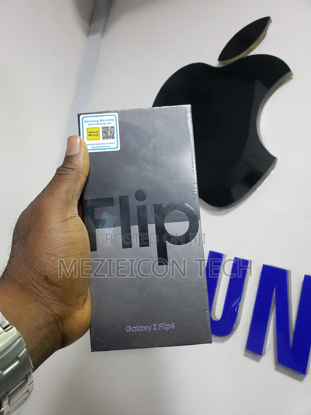 New Samsung Galaxy Z Flip4 256 GB Gray