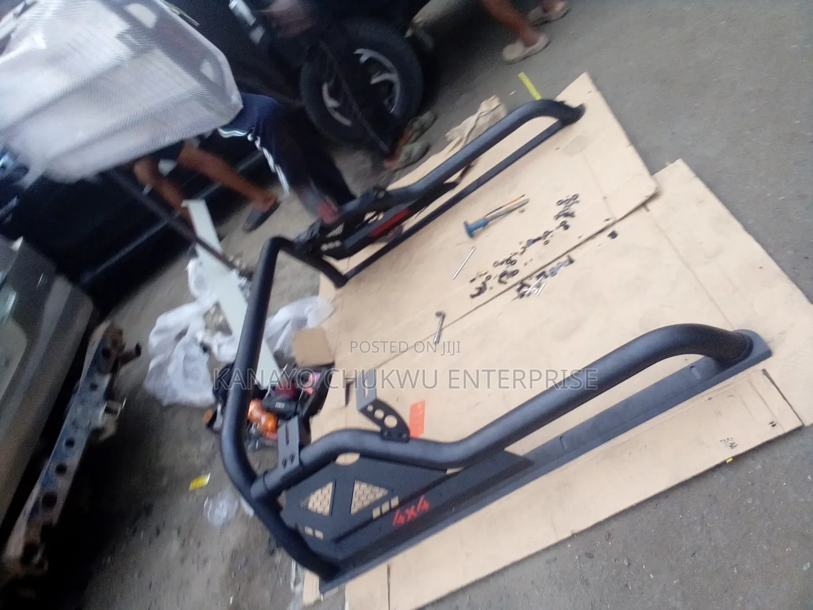 Iron Skillet Bar for Pick Up