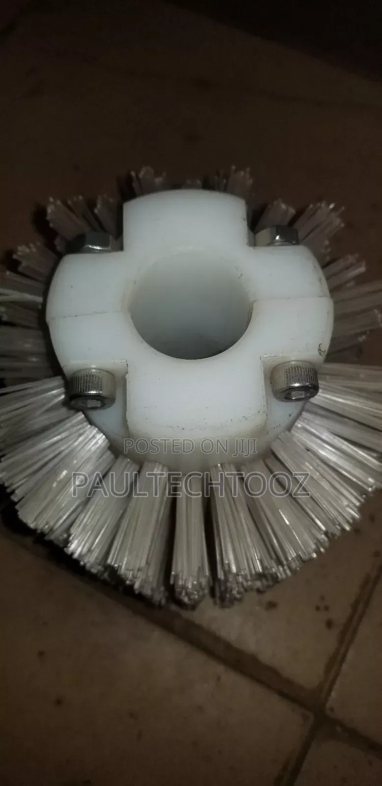 Pipe and Tube Cleaning Brush