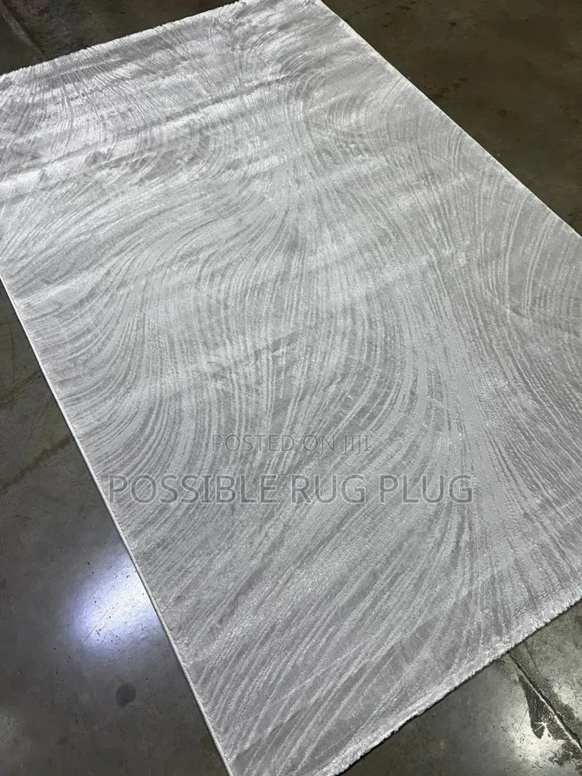 Quality Center Luxurious Rug