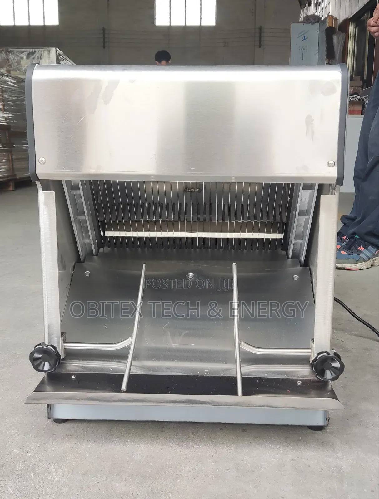 Industrial Stainless Steel Bread Slicer – 31 Knives