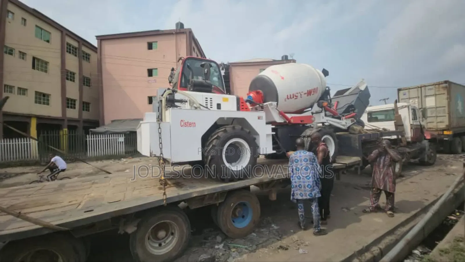 Self Load Mobile Mixer Truck 5.5 Meter Square