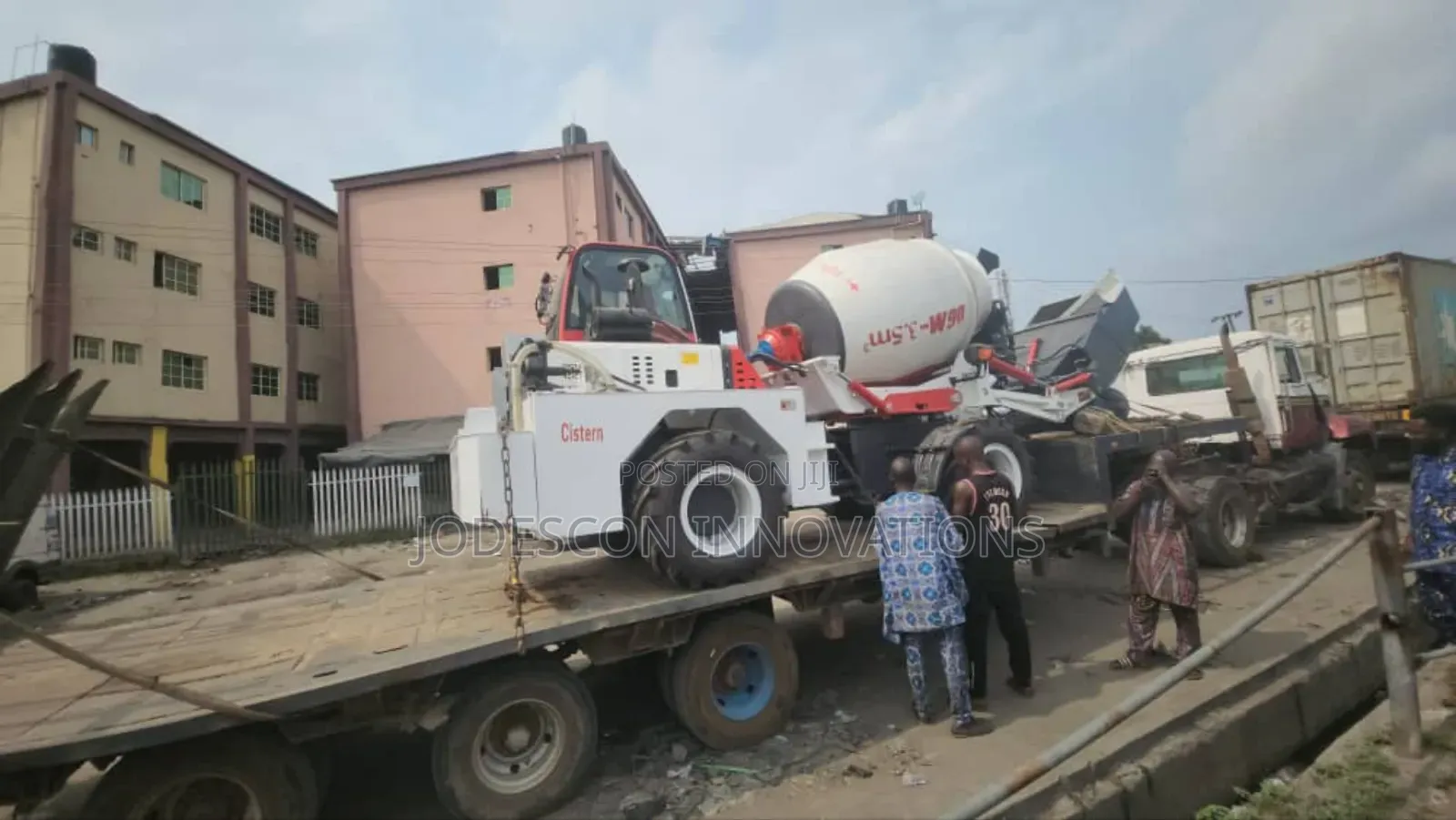 Self Load Mobile Mixer Truck 5.5 Meter Square
