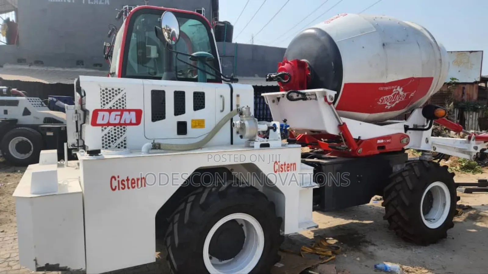 Self Load Mobile Mixer Truck 5.5 Meter Square