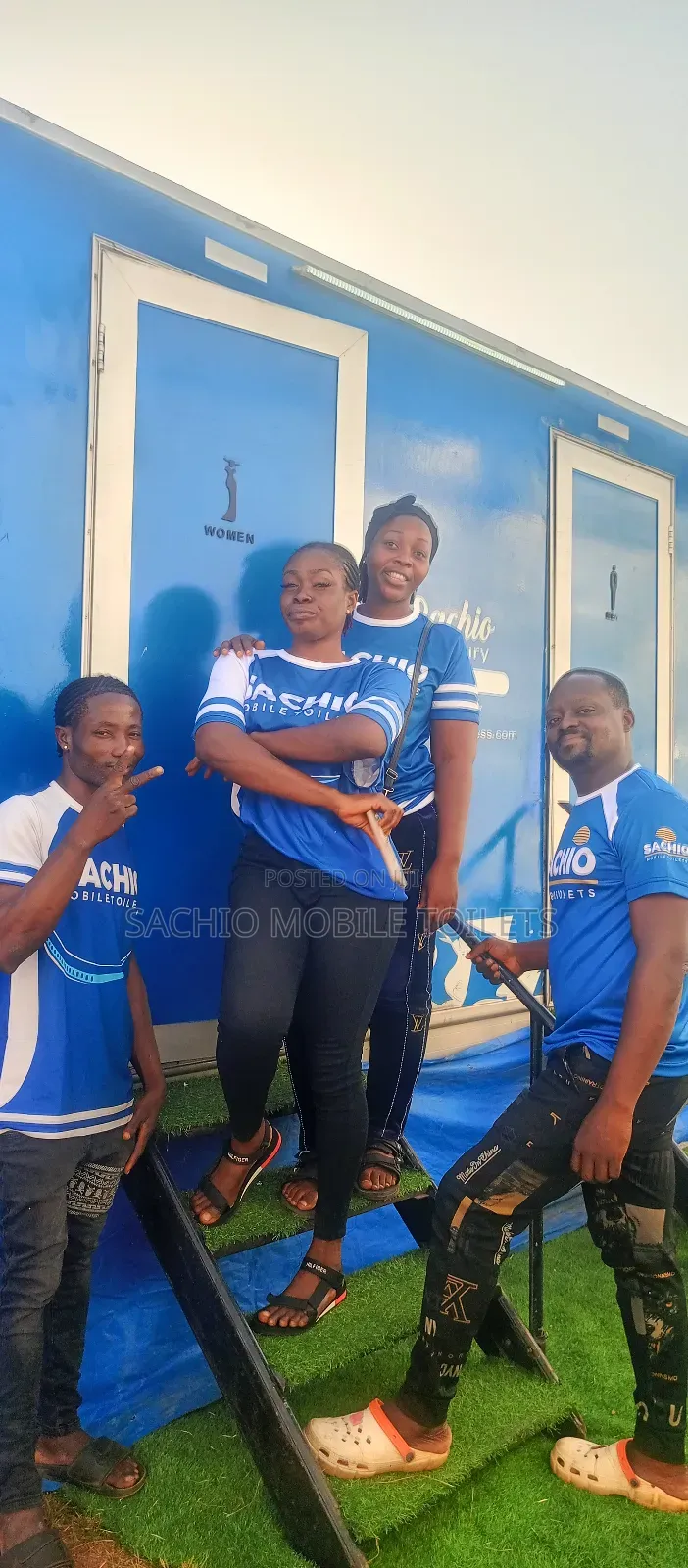 Fast and Easy Mobile Toilet Rentals for Festivals Weddings