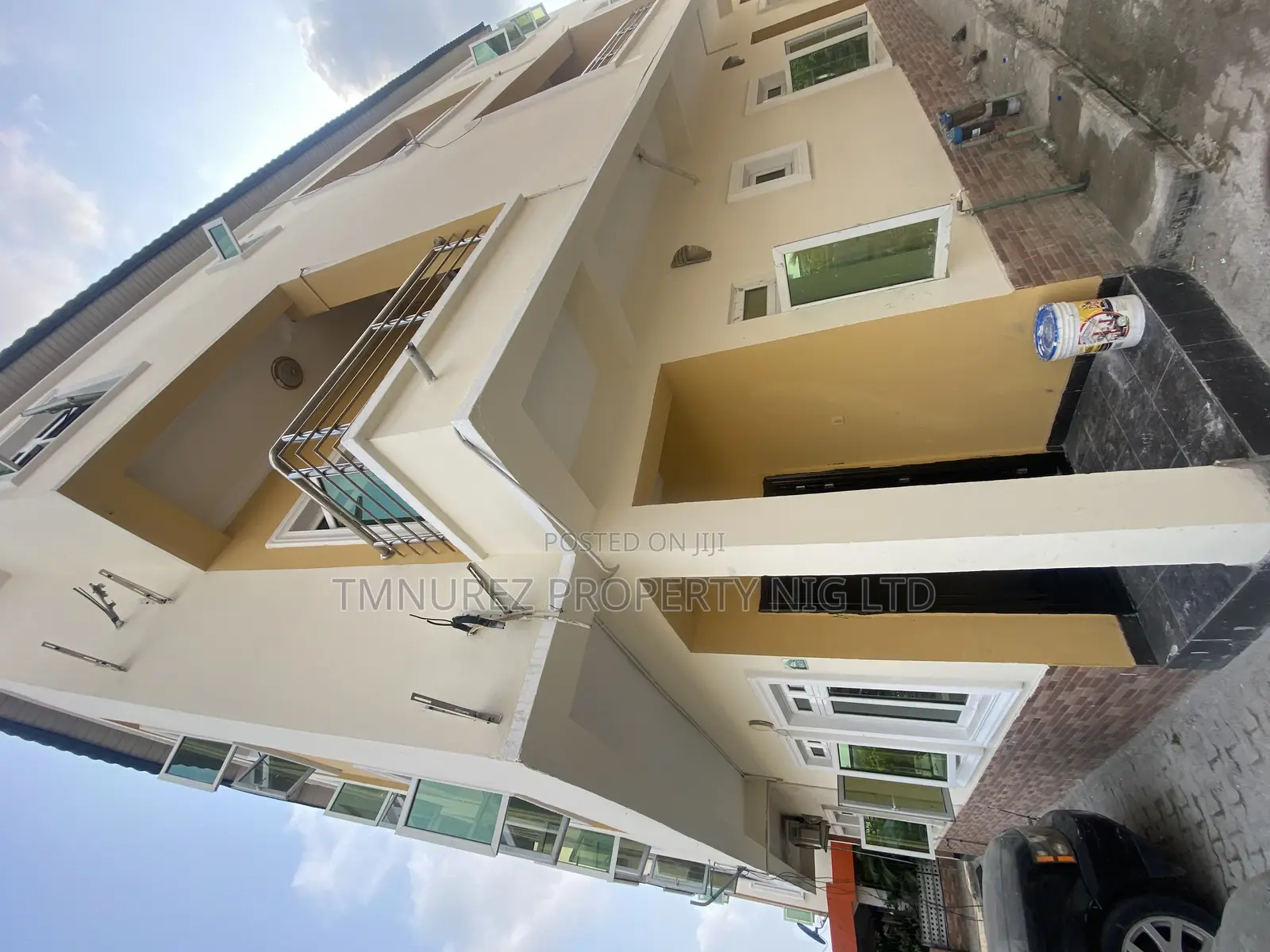 1bdrm Apartment in Chevron for rent