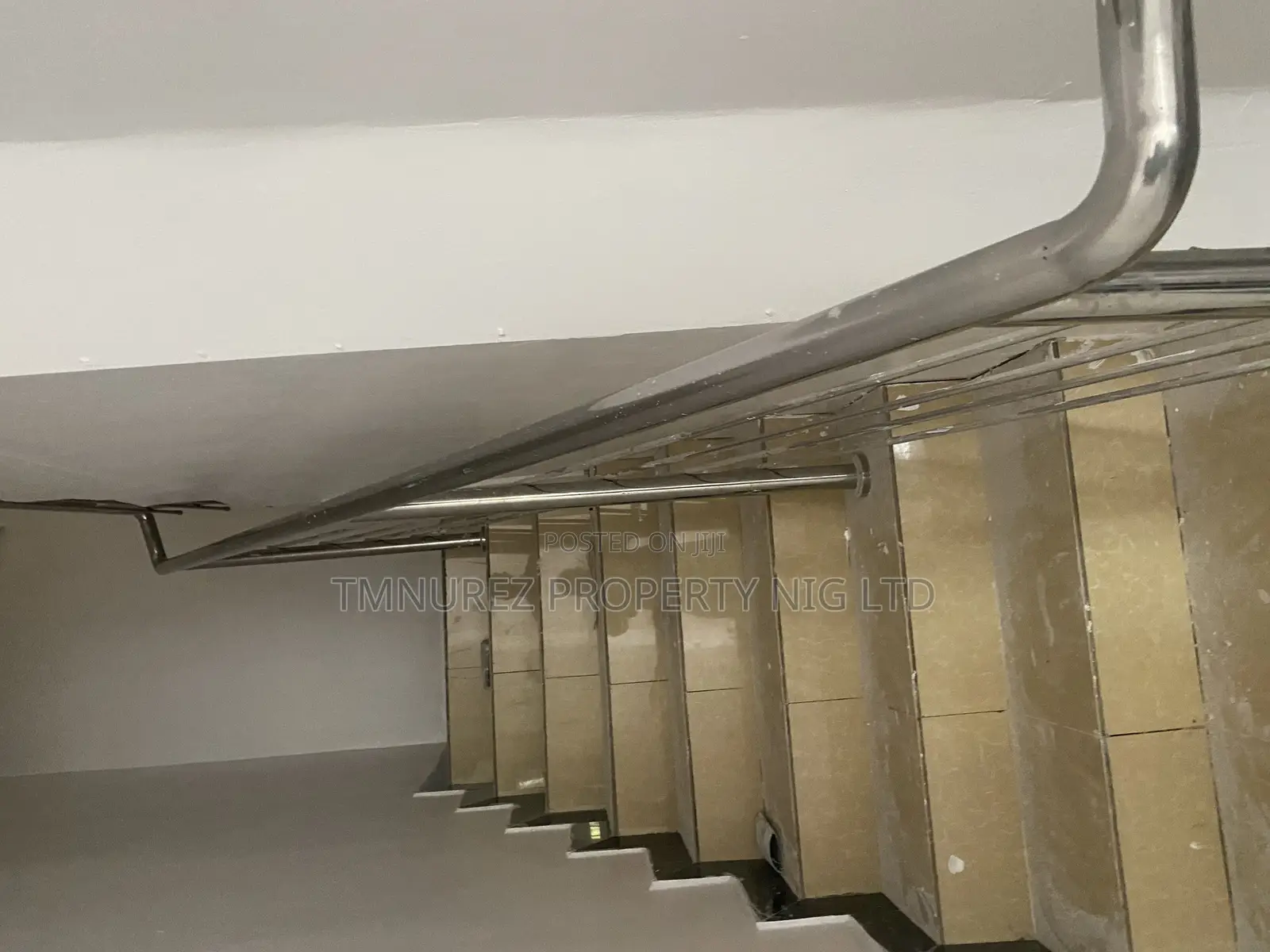 1bdrm Apartment in Chevron for rent