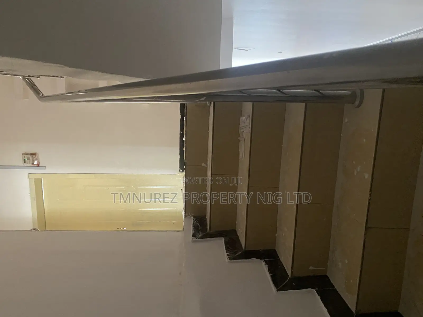 1bdrm Apartment in Chevron for rent