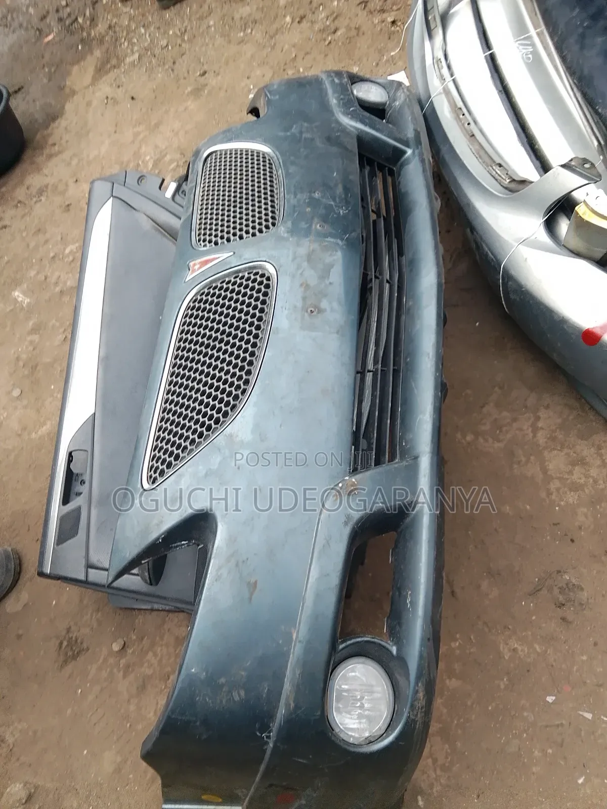 Front Bumper Toyota Poitier Vibe Front Bumper 2005