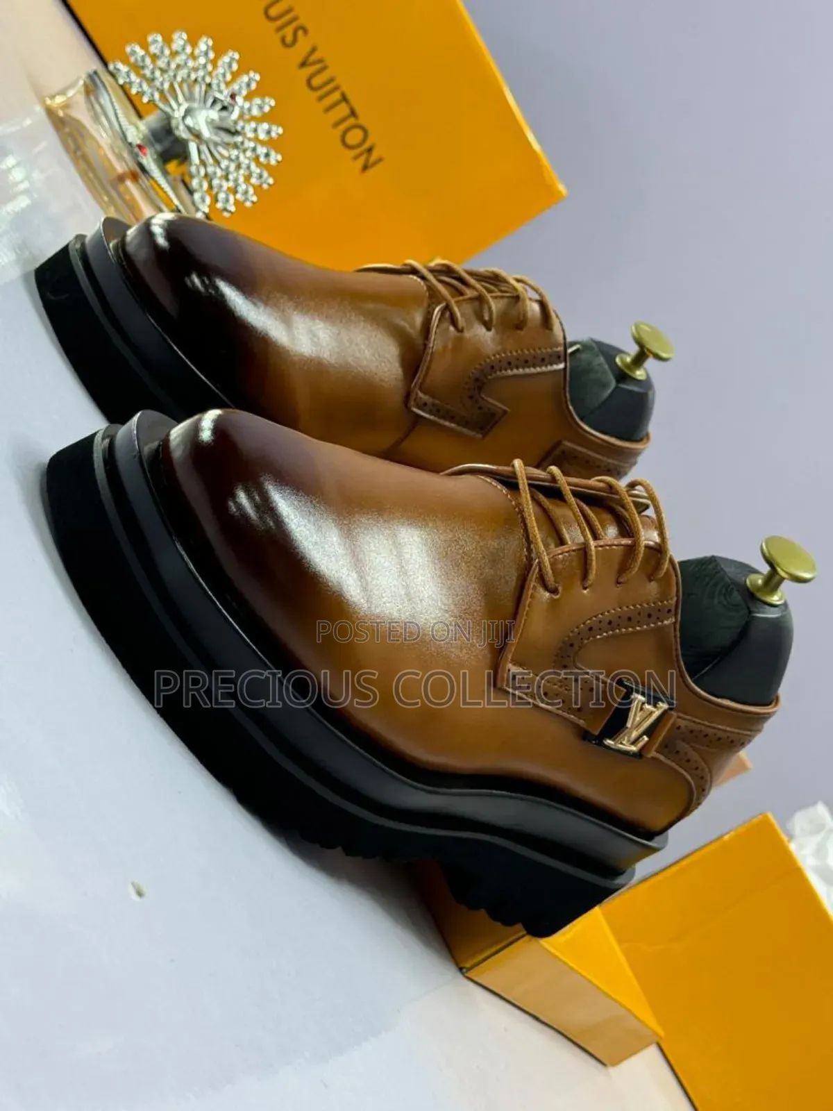 Loius Vuitton Lace Up Leather Shoe for Men