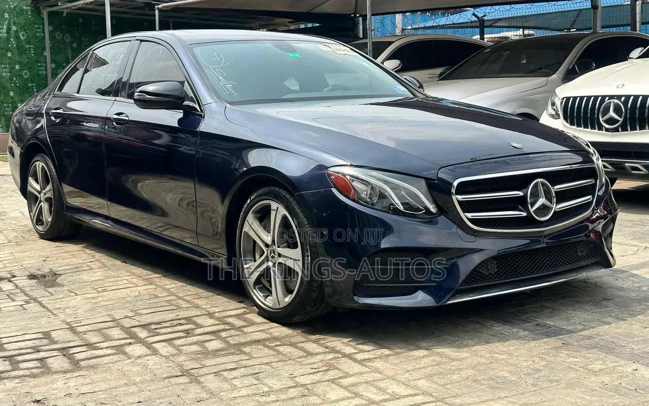 Mercedes-Benz E300 2018 Blue
