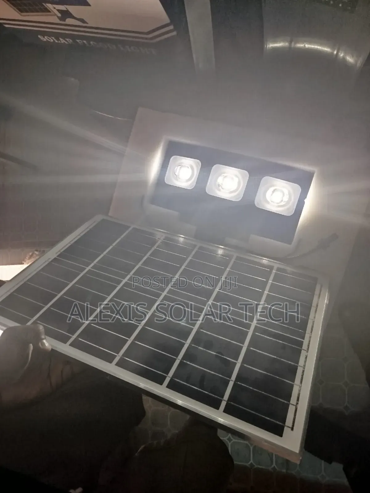 300w Wakatek Solar Flood Light