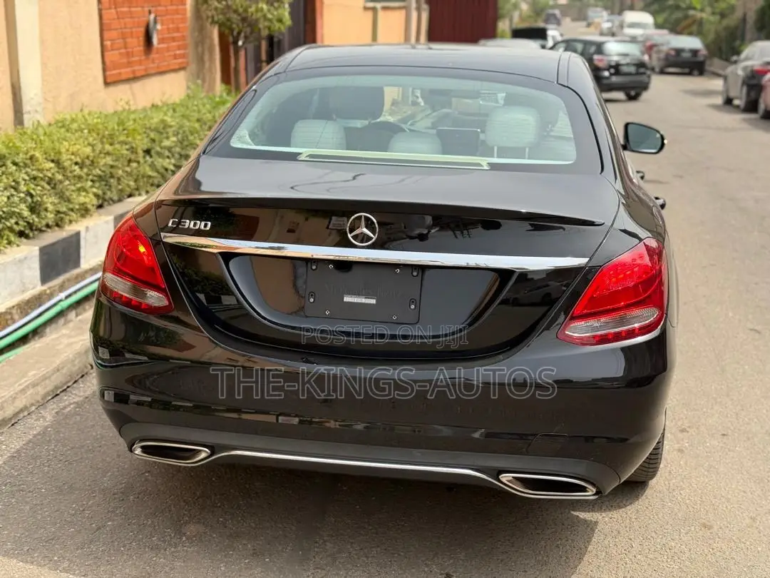 Mercedes-Benz C300 2015 Black